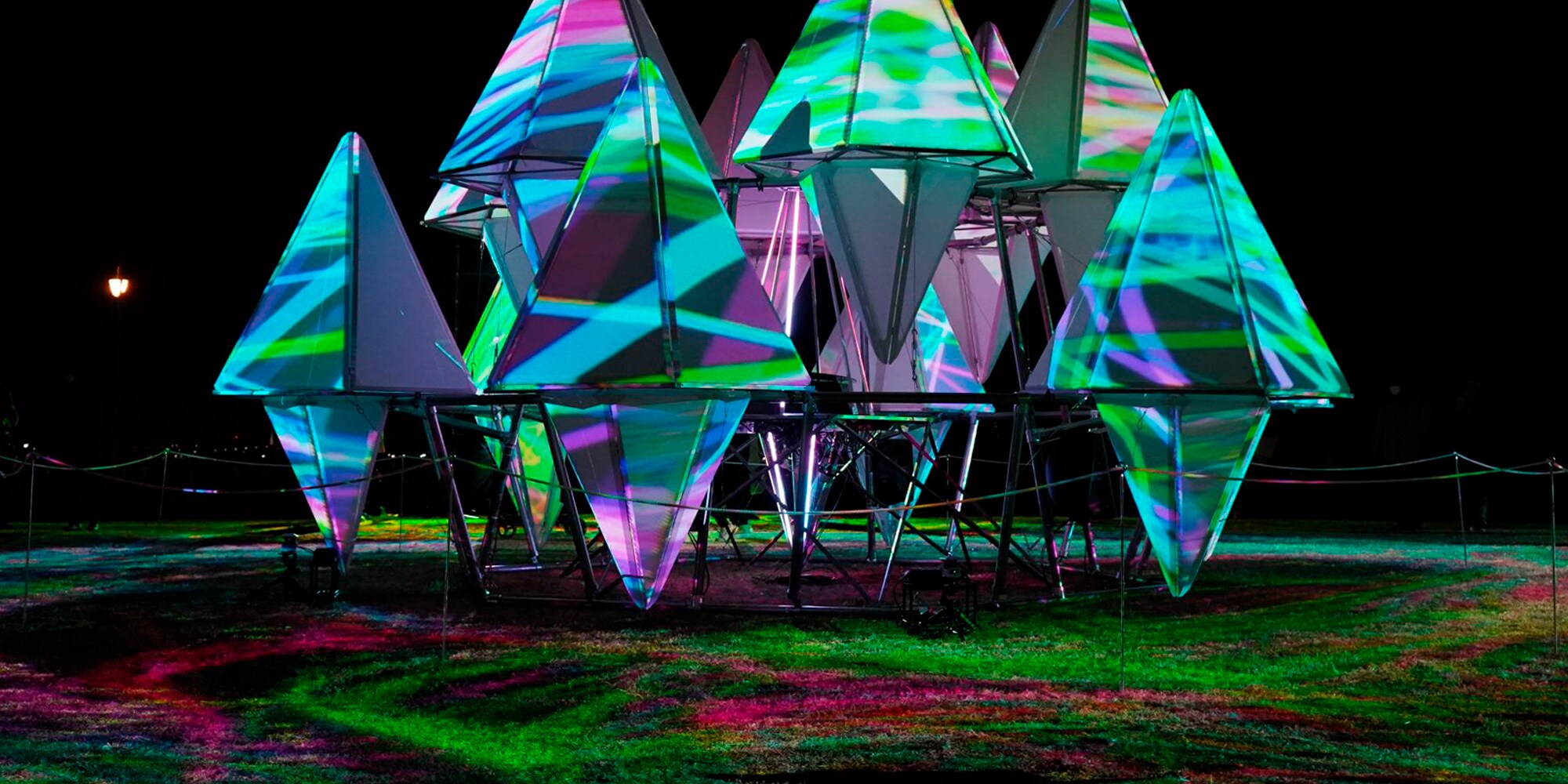 Victor（ビクター）のポータブル電源が冬の横浜のイルミネーション